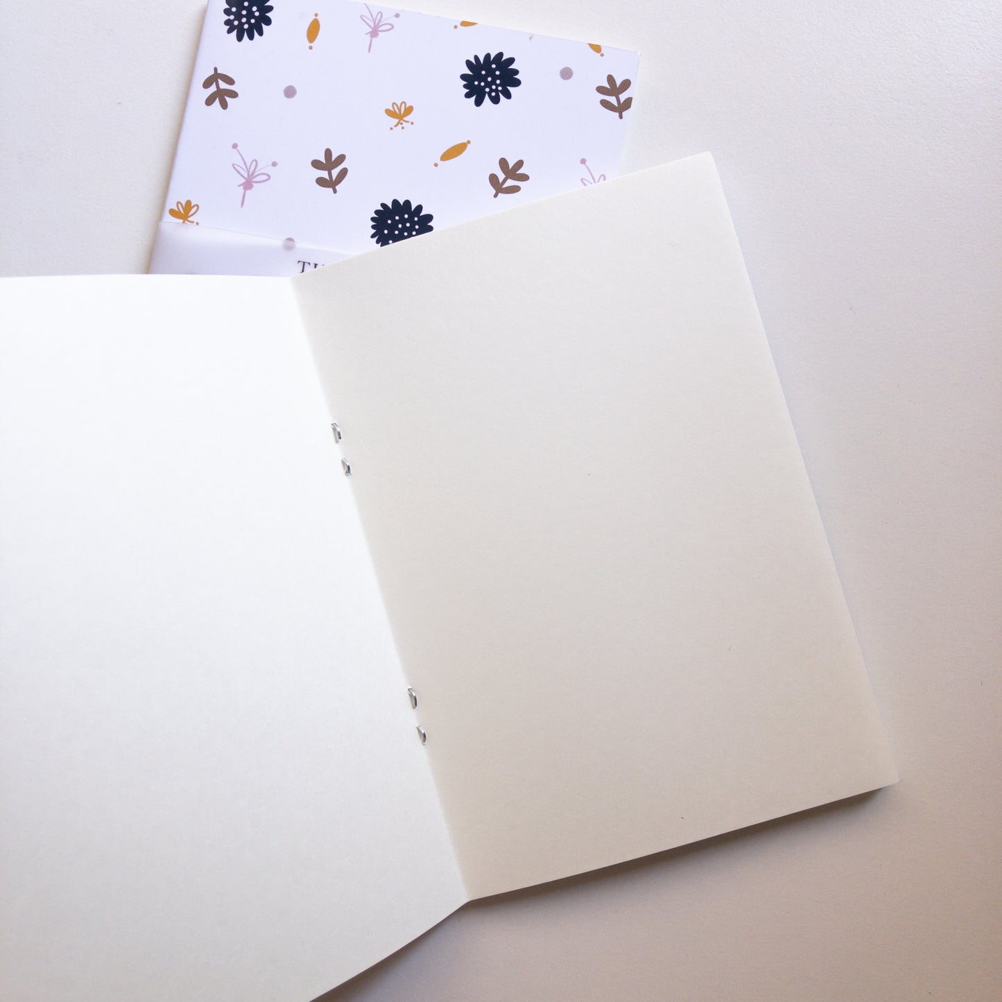 Libreta A6 Flores azules | Ilustrada a Mano