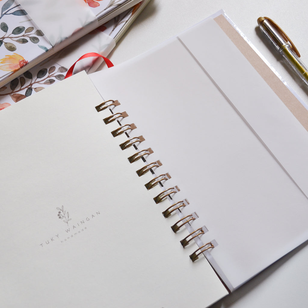 Cuaderno Anillado Tapa Dura A5 80 Hojas Rayadas