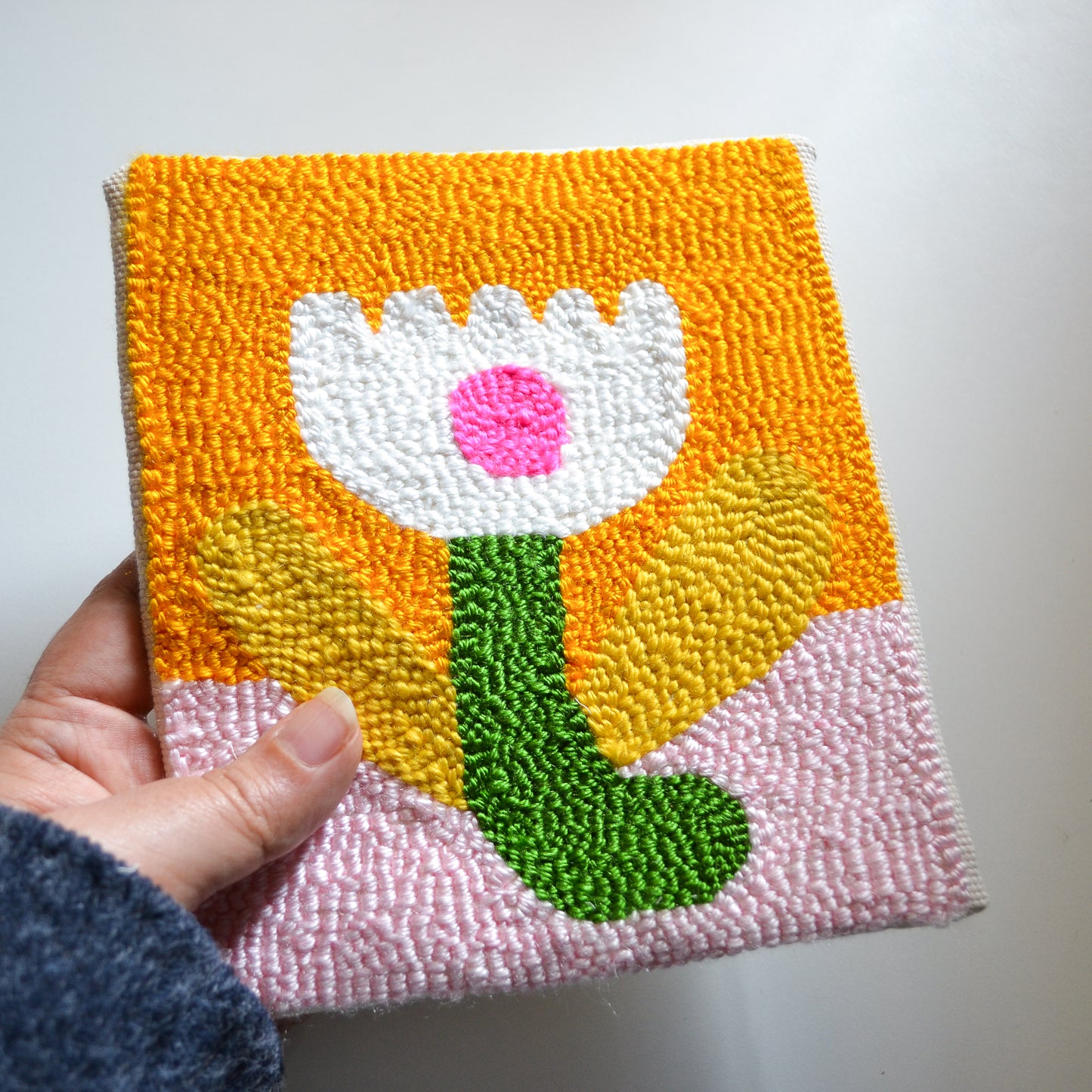 Tapiz Floral Punch Needle | Arte Textil Hecho a Mano