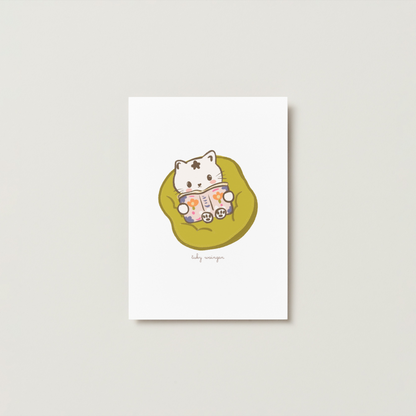 Postal Ilustrada, tarjeta 10x15 cm. Gatita Lectora