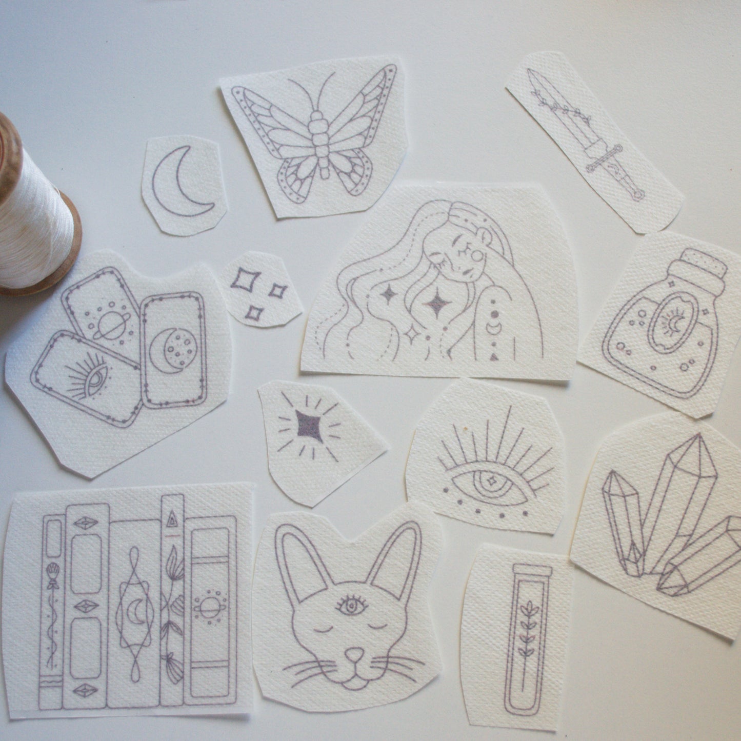 Stickers Hidrosoluble "Sabiduría Mística" para Bordar – Kit Floral Autoadhesivo